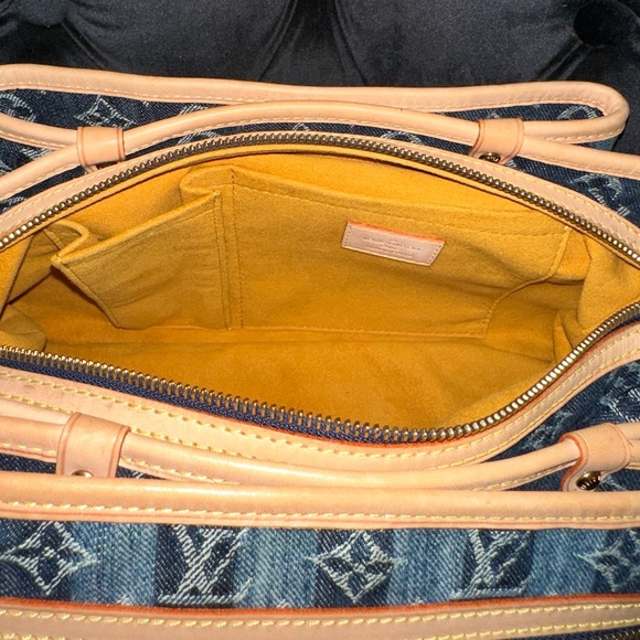 LOUIS VUITTON Limited Edition Blue Denim Monogram Porte Epaule Raye MM Bag - Picture 13 of 16